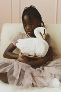 Lorena-canals-swan-cuddles