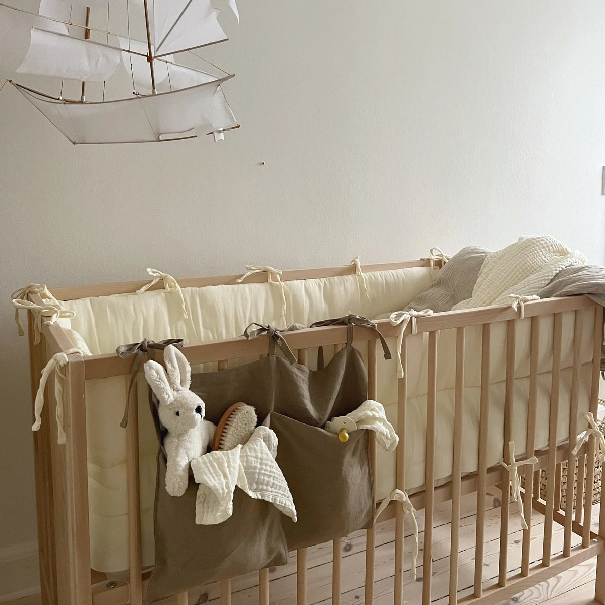 Linen Bed Pocket  Dark Beige